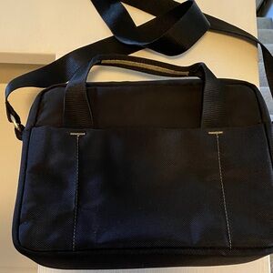 belkin Black Laptop Briefcase with Shoulder Strap